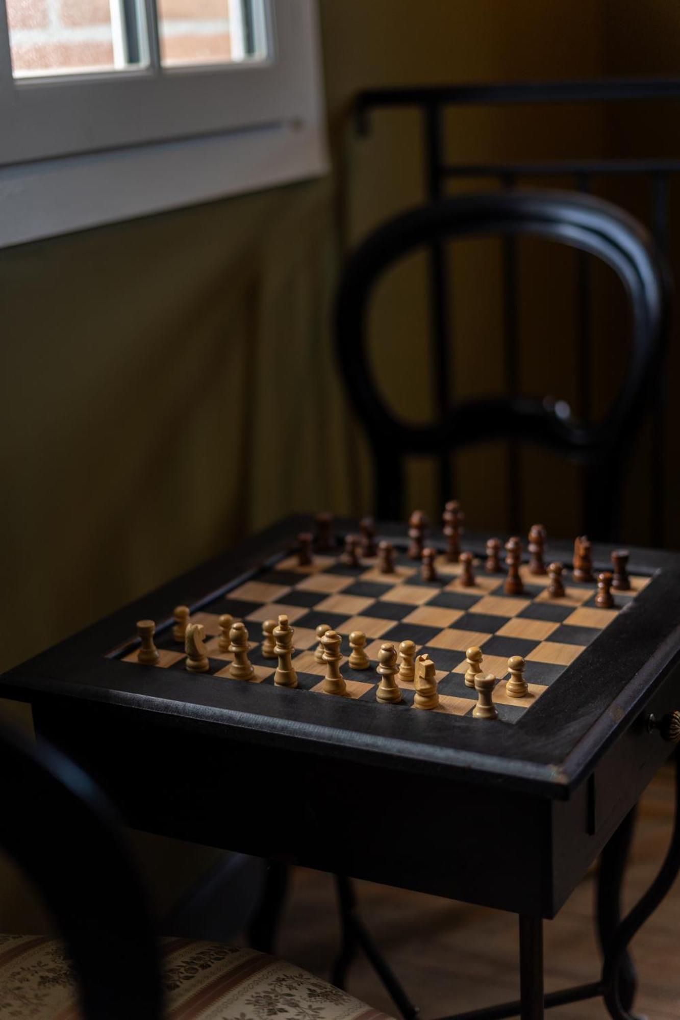 Castel Bois Marie, Maison D'Hotes Монтобан Екстериор снимка A chess set