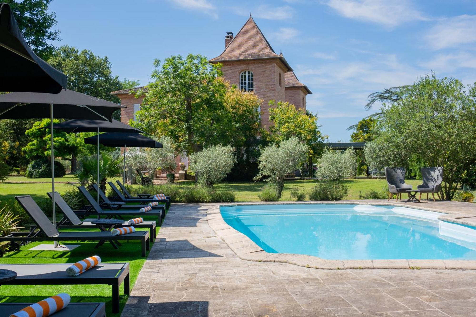 Castel Bois Marie, Maison D'Hotes Монтобан Екстериор снимка The swimming pool at Château de Chaumont