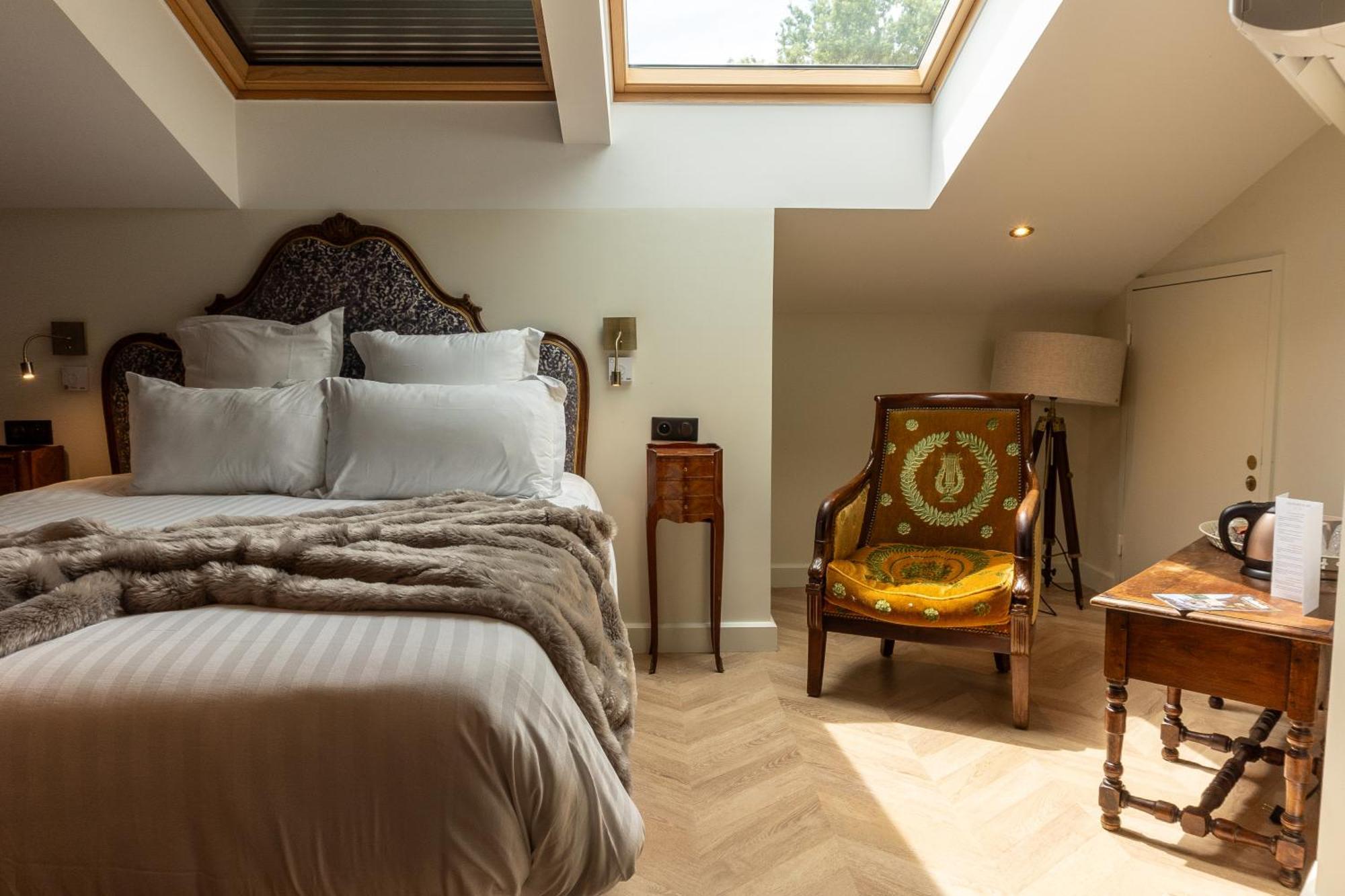 Castel Bois Marie, Maison D'Hotes Монтобан Екстериор снимка A bedroom at The Old Bank Hotel