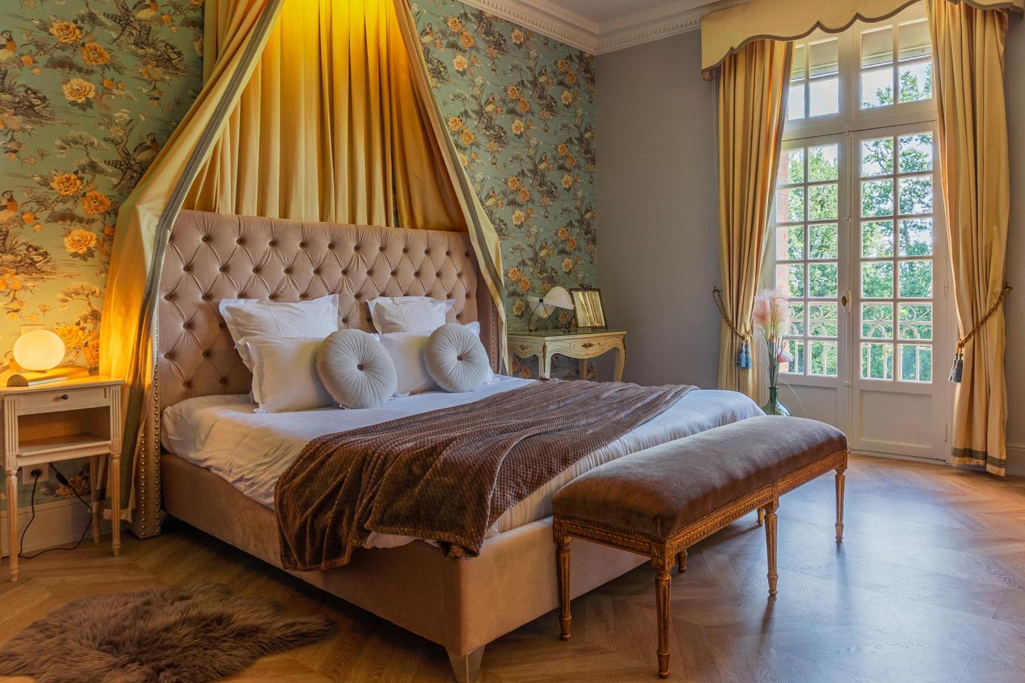 Castel Bois Marie, Maison D'Hotes Монтобан Екстериор снимка A bedroom at the Château de launay
