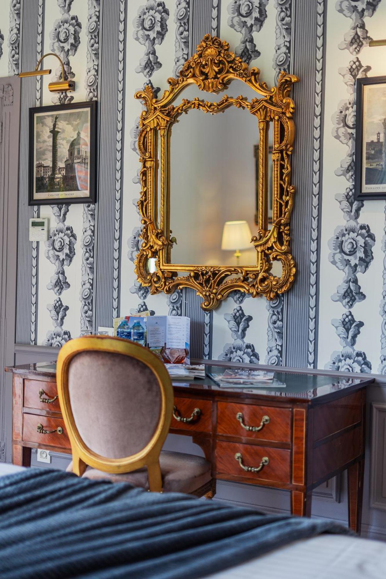 Castel Bois Marie, Maison D'Hotes Монтобан Екстериор снимка A dressing table