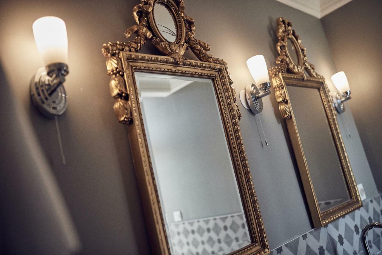 Castel Bois Marie, Maison D'Hotes Монтобан Екстериор снимка Mirrors in a bathroom